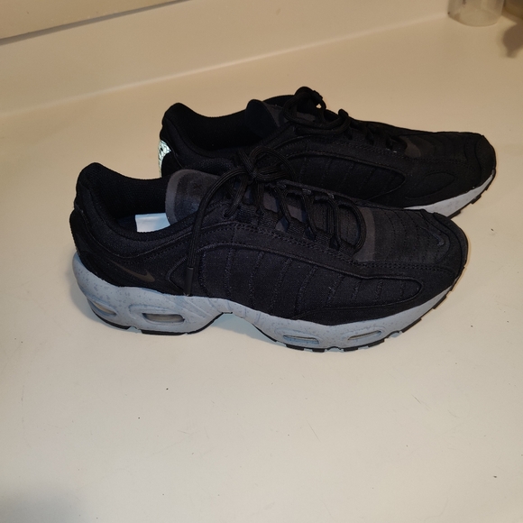 ⭐️🖤🖤NIKE AIR MAX TAILWIND IV SP SNEAKERS🖤🖤 - Picture 6 of 16
